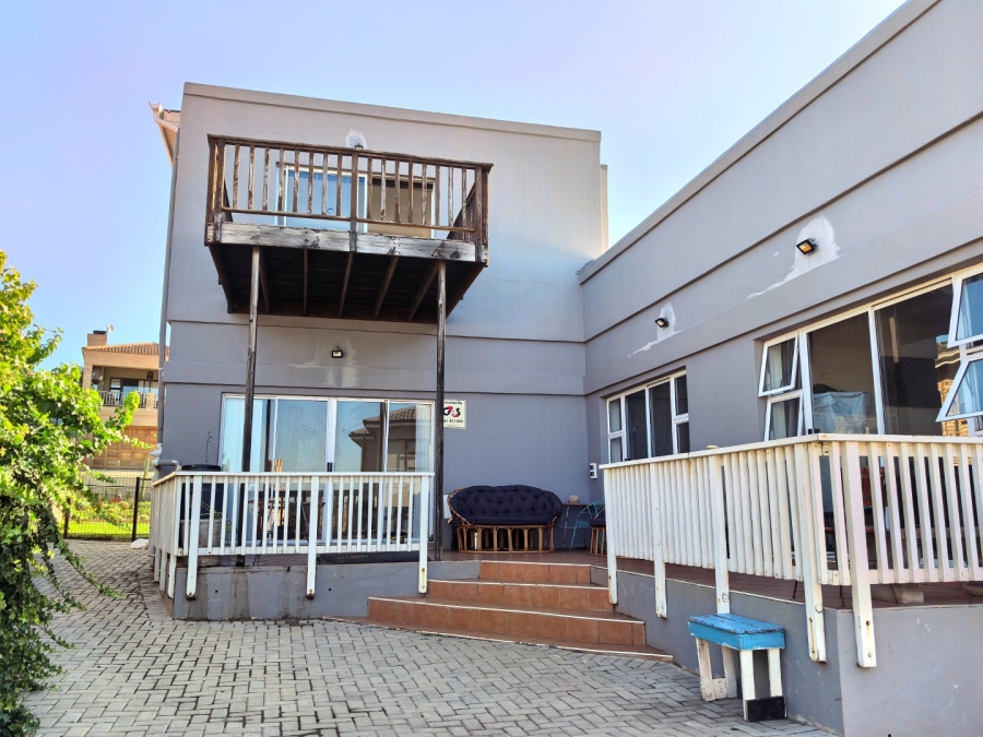 3 Bedroom Property for Sale in Wavecrest Eastern Cape